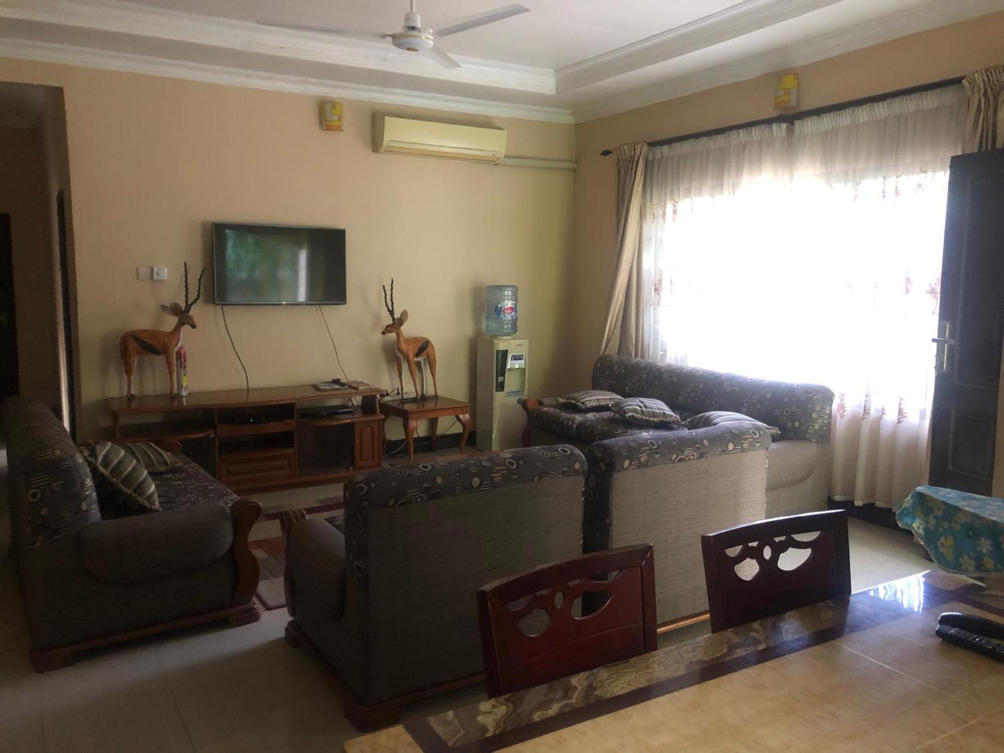 Tatys Homestay Dar es Salaam Exteriör bild