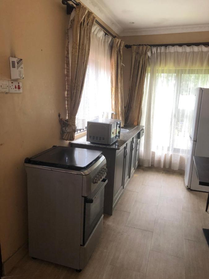 Tatys Homestay Dar es Salaam Exteriör bild