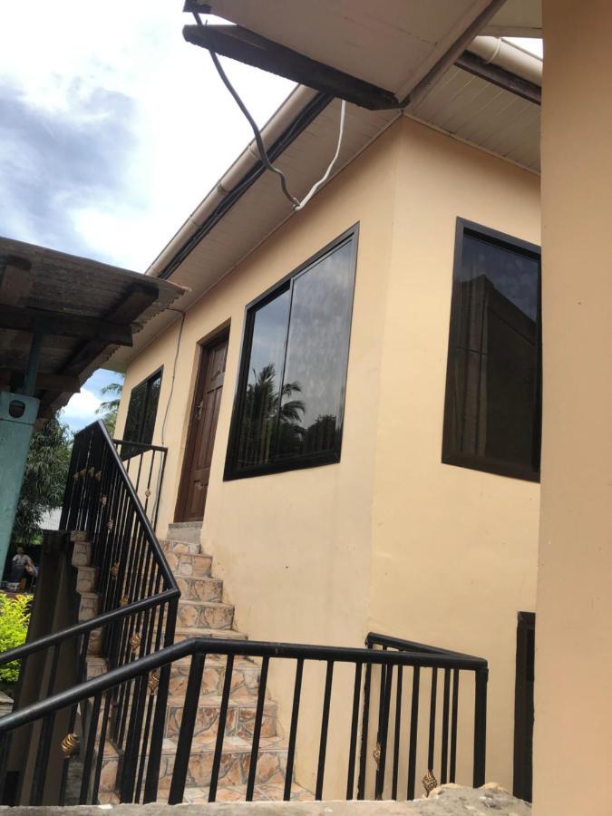 Tatys Homestay Dar es Salaam Exteriör bild